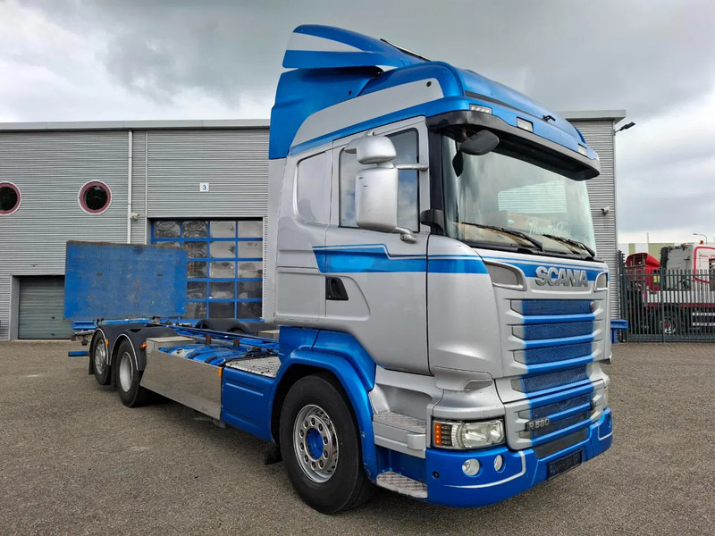 Scania R580 V8 / RETARDER / LIFT+LENKACHSE / FULL-AIR / PLATFORM 2000 KG / LEATHER / AIRCO / AUTOMATIC / EURO-6 / 2014 - الشاسيه شاحنة: صور 2 Scania R580 V8 / RETARDER / LIFT+LENKACHSE / FULL-AIR / PLATFORM 2000 KG / LEATHER / AIRCO / AUTOMATIC / EURO-6 / 2014 - الشاسيه شاحنة: صور 2