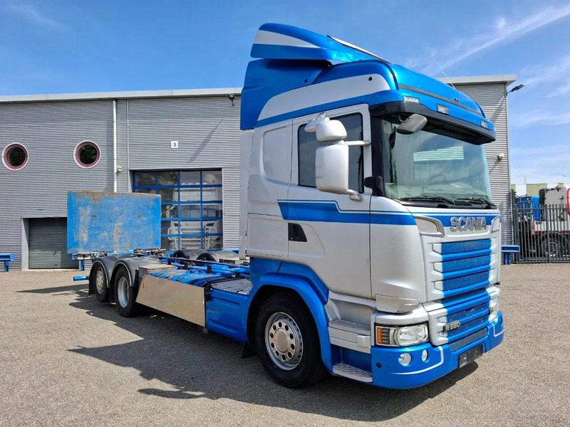 Scania R580 V8 / RETARDER / LIFT+LENKACHSE / FULL-AIR / PLATFORM 2000 KG / NAVI / LEATHER / AIRCO / AUTOMATIC / EURO-6 / 2014 - الشاسيه شاحنة: صور 2 Scania R580 V8 / RETARDER / LIFT+LENKACHSE / FULL-AIR / PLATFORM 2000 KG / NAVI / LEATHER / AIRCO / AUTOMATIC / EURO-6 / 2014 - الشاسيه شاحنة: صور 2