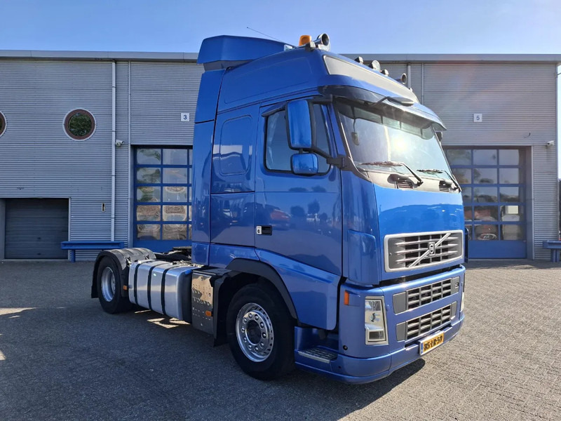 Volvo FH13-400 / HYDRAULICS / NL TRUCK / TUV:14-09-2025 / GLOBETROTTER / FRIGDE / AIRCO / AUTOMATIC / EURO-5 / 2006 - شاحنة جرار: صور 2 Volvo FH13-400 / HYDRAULICS / NL TRUCK / TUV:14-09-2025 / GLOBETROTTER / FRIGDE / AIRCO / AUTOMATIC / EURO-5 / 2006 - شاحنة جرار: صور 2