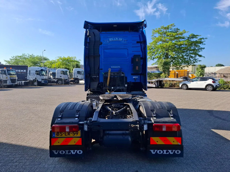 Volvo FH13-400 / HYDRAULICS / NL TRUCK / TUV:14-09-2025 / GLOBETROTTER / FRIGDE / AIRCO / AUTOMATIC / EURO-5 / 2006 - شاحنة جرار: صور 4 Volvo FH13-400 / HYDRAULICS / NL TRUCK / TUV:14-09-2025 / GLOBETROTTER / FRIGDE / AIRCO / AUTOMATIC / EURO-5 / 2006 - شاحنة جرار: صور 4