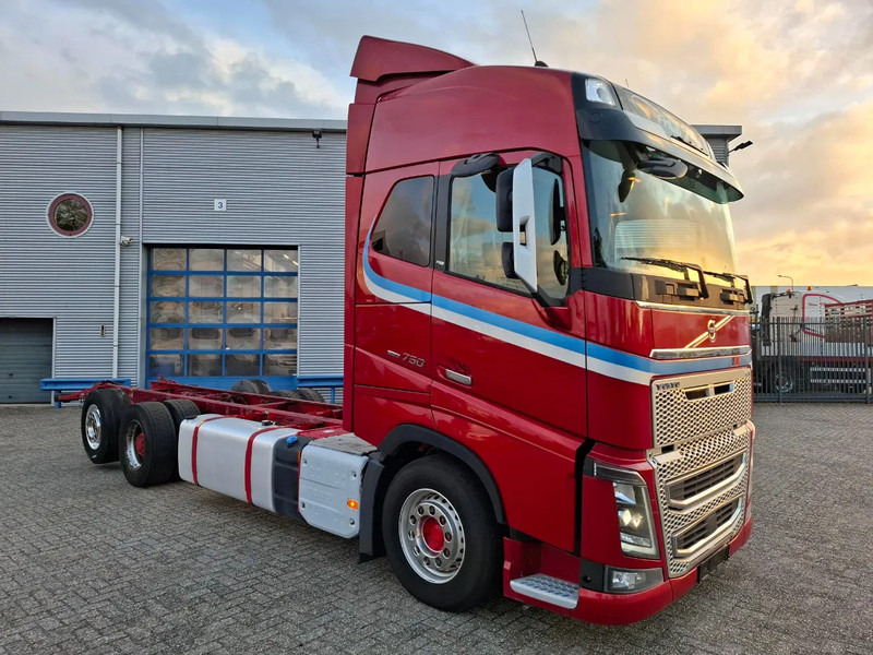 Volvo FH16-750 / BIG AXLE / VEB+ / ONLY:679711 KM / DYNAMIC STEERING / NAVI / LWDS / FULL-AIR / AUTOMATIC / EURO-6 / 2018 - الشاسيه شاحنة: صور 2 Volvo FH16-750 / BIG AXLE / VEB+ / ONLY:679711 KM / DYNAMIC STEERING / NAVI / LWDS / FULL-AIR / AUTOMATIC / EURO-6 / 2018 - الشاسيه شاحنة: صور 2