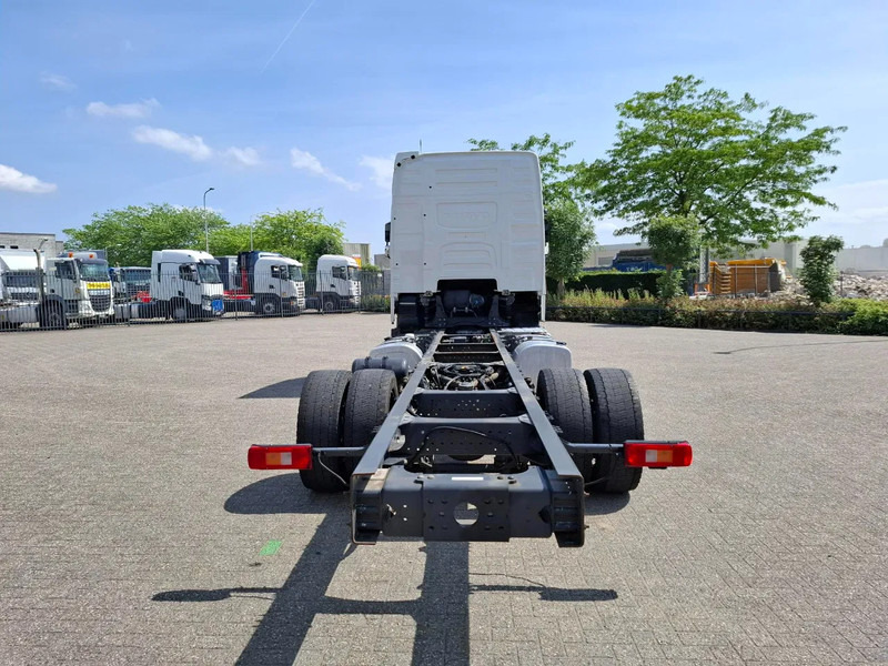 Volvo FH4-420 / PTO / DOUBLE TANK / I-PARKCOOL / VEB+ / LWDS / TUV:10-07-2025 / AUTOMATIC / EURO-6 / 2016 - الشاسيه شاحنة: صور 4 Volvo FH4-420 / PTO / DOUBLE TANK / I-PARKCOOL / VEB+ / LWDS / TUV:10-07-2025 / AUTOMATIC / EURO-6 / 2016 - الشاسيه شاحنة: صور 4