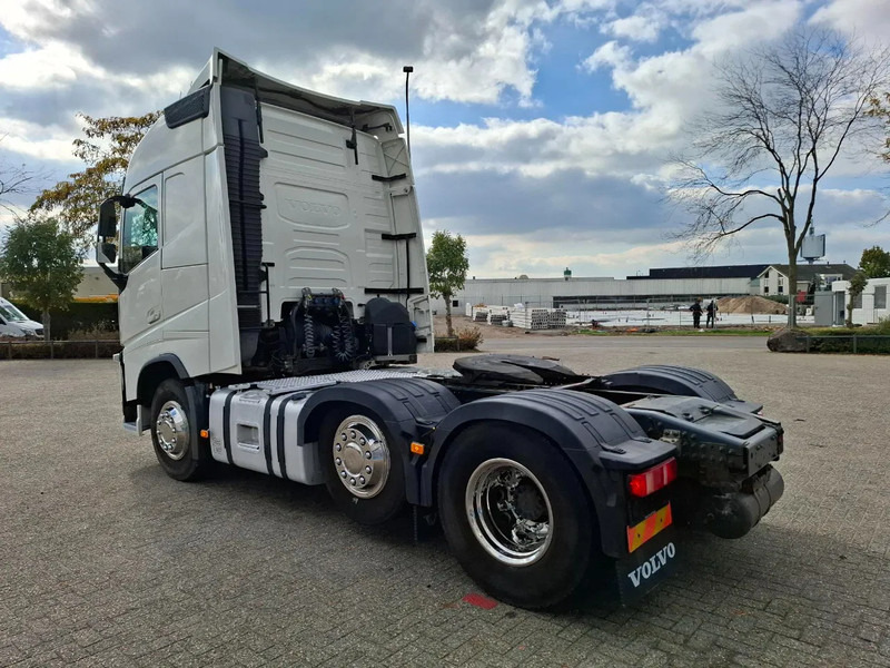 Volvo FH4-460 / VEB+ / ACC / LWDS / LIFT AXLE / 753707 KM / FRIDGE / AUTOMATIC / EURO-6 / 2015 - شاحنة جرار: صور 3 Volvo FH4-460 / VEB+ / ACC / LWDS / LIFT AXLE / 753707 KM / FRIDGE / AUTOMATIC / EURO-6 / 2015 - شاحنة جرار: صور 3