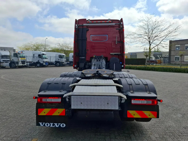 Volvo FH4-540 / 6X4 / BIG AXLE / HYDRAULICS / VEB+ / DYNAMIC STEERING / NAVI / ACC / LWDS / FULL-AIR / LEATHER / AUTOMATIC / EURO-6 / - شاحنة جرار: صور 4 Volvo FH4-540 / 6X4 / BIG AXLE / HYDRAULICS / VEB+ / DYNAMIC STEERING / NAVI / ACC / LWDS / FULL-AIR / LEATHER / AUTOMATIC / EURO-6 / - شاحنة جرار: صور 4