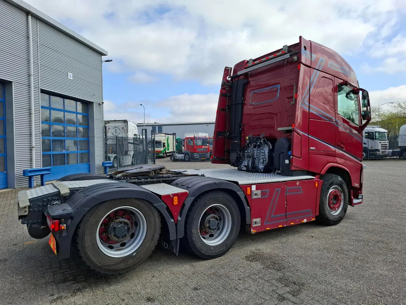 Volvo FH4-540 / 6X4 / BIG AXLE / HYDRAULICS / VEB+ / DYNAMIC STEERING / NAVI / ACC / LWDS / FULL-AIR / LEATHER / AUTOMATIC / EURO-6 / - شاحنة جرار: صور 5 Volvo FH4-540 / 6X4 / BIG AXLE / HYDRAULICS / VEB+ / DYNAMIC STEERING / NAVI / ACC / LWDS / FULL-AIR / LEATHER / AUTOMATIC / EURO-6 / - شاحنة جرار: صور 5