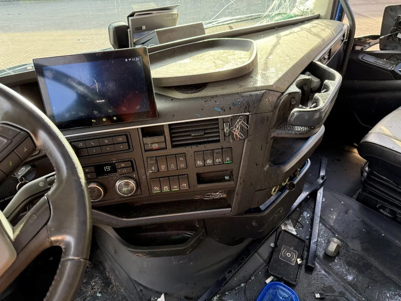 شاحنة جرار Volvo FH5-460 / ENGINE RUNING / HYDRAULICS / I-SAVE / VEB+ / ONLY:446560 KM / DOUBLE TANK / LWDS / EURO-6 / 2021: صور 17