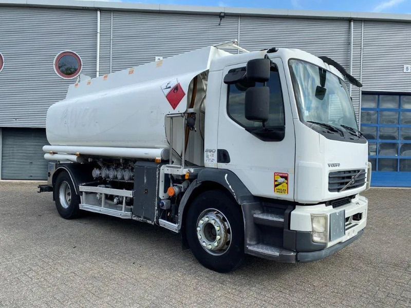 Volvo FL7-290 / 5 COMPARTIMENTS / 13000 LITER TOTAL / PUMP / ONLY:288120 KM / AUTOMATIC / EURO-5 / 2009 - شاحنة صهريج: صور 2 Volvo FL7-290 / 5 COMPARTIMENTS / 13000 LITER TOTAL / PUMP / ONLY:288120 KM / AUTOMATIC / EURO-5 / 2009 - شاحنة صهريج: صور 2