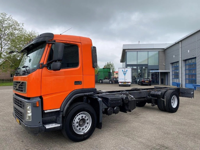 Volvo FM9-260 / HYDRAULICS / NL TRUCK / AUTOMATIC / EURO-3 / 2005 - الشاسيه شاحنة: صور 1 Volvo FM9-260 / HYDRAULICS / NL TRUCK / AUTOMATIC / EURO-3 / 2005 - الشاسيه شاحنة: صور 1