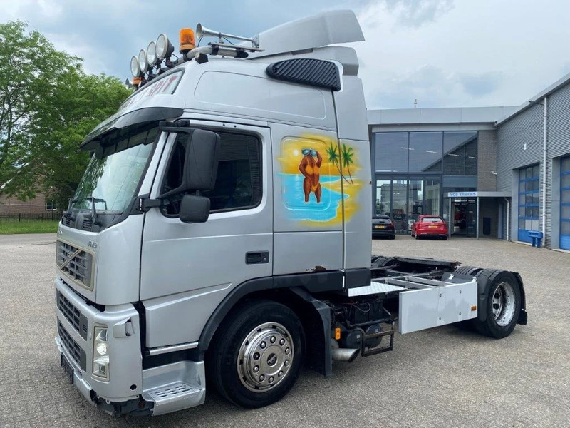 Volvo FM9-300 / MEGA / FULL-AIR / XENON / ONLY:372618KM / MANUAL / EURO-3 / 2004 - شاحنة جرار: صور 1 Volvo FM9-300 / MEGA / FULL-AIR / XENON / ONLY:372618KM / MANUAL / EURO-3 / 2004 - شاحنة جرار: صور 1