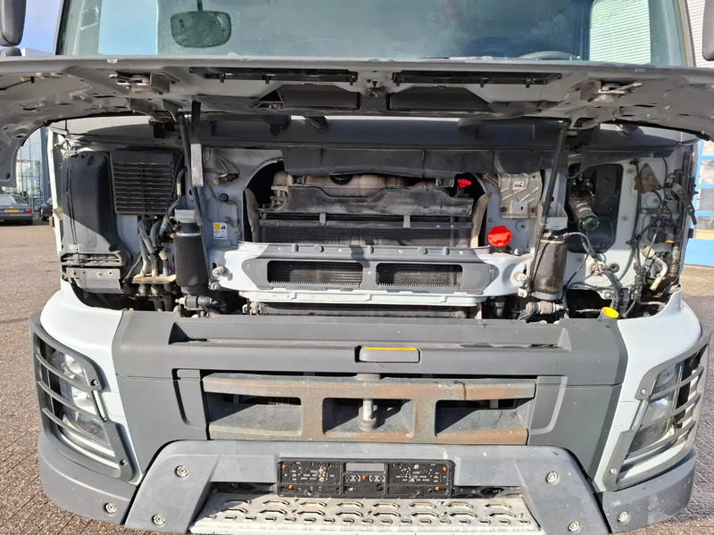 قلابات Volvo FMX-460 / 8X4 / BIG AXLE / VEB+ / ONLY:344574 KM / LIFT+LENKACHSE / 21CM³ / AUTOMATIC / EURO-6 / 2015: صور 15 قلابات Volvo FMX-460 / 8X4 / BIG AXLE / VEB+ / ONLY:344574 KM / LIFT+LENKACHSE / 21CM³ / AUTOMATIC / EURO-6 / 2015: صور 15