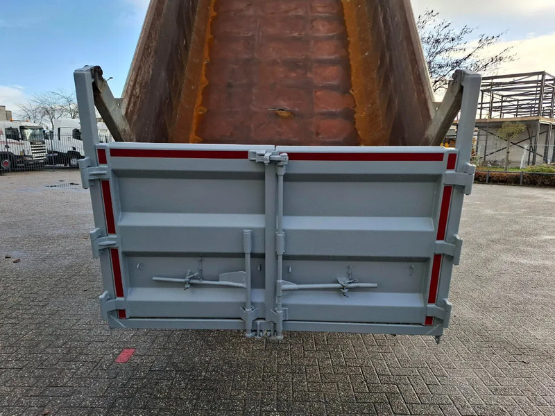 قلابات Volvo FMX-460 / 8X4 / BIG AXLE / VEB+ / ONLY:344574 KM / LIFT+LENKACHSE / 21CM³ / AUTOMATIC / EURO-6 / 2015: صور 10 قلابات Volvo FMX-460 / 8X4 / BIG AXLE / VEB+ / ONLY:344574 KM / LIFT+LENKACHSE / 21CM³ / AUTOMATIC / EURO-6 / 2015: صور 10