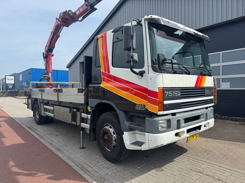 DAF CF75-250, HMF 1583 K4 + 1, Remote Control - شاحنة كرين: صور 4 DAF CF75-250, HMF 1583 K4 + 1, Remote Control - شاحنة كرين: صور 4