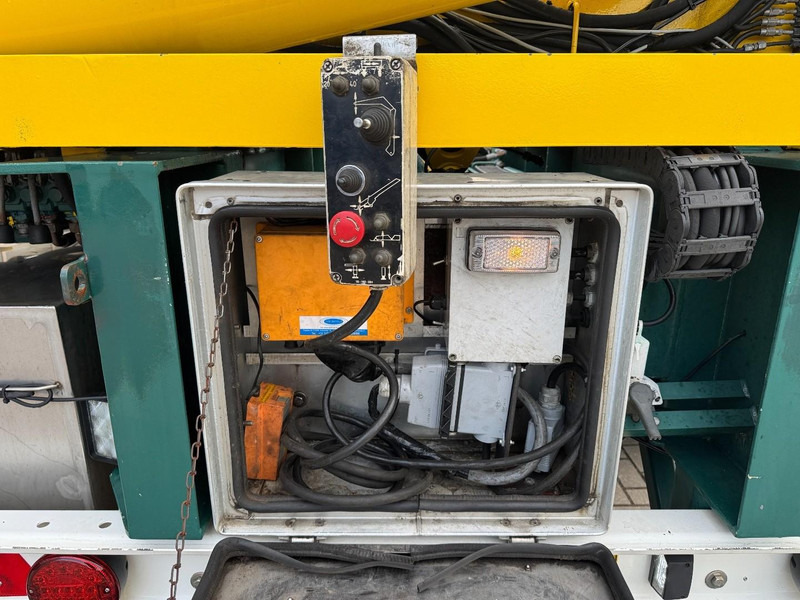 HAMMAR 151 S, Fully renovated, RC, 40 / 30 / 20 Ft - شاحنات الحاويات / جسم علوي قابل للتغيير نصف مقطورة: صور 4 HAMMAR 151 S, Fully renovated, RC, 40 / 30 / 20 Ft - شاحنات الحاويات / جسم علوي قابل للتغيير نصف مقطورة: صور 4