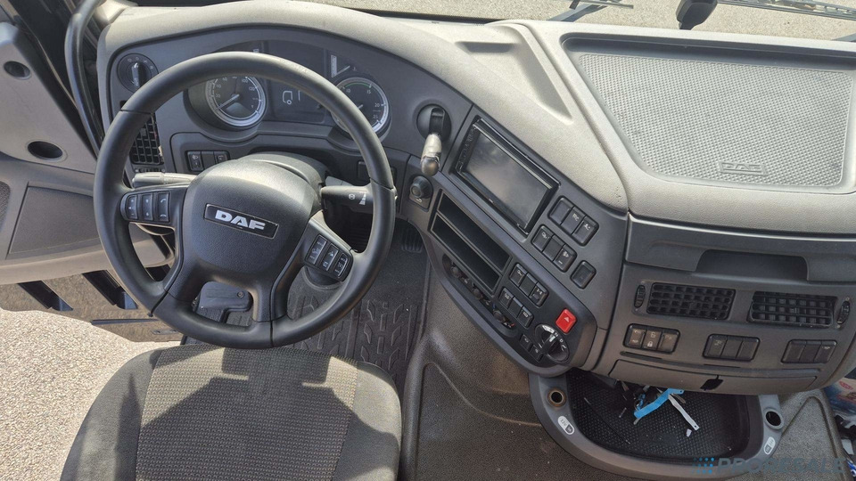 DAF XF 460 FT LOW DECK SC EURO 6 - شاحنة جرار: صور 4 DAF XF 460 FT LOW DECK SC EURO 6 - شاحنة جرار: صور 4
