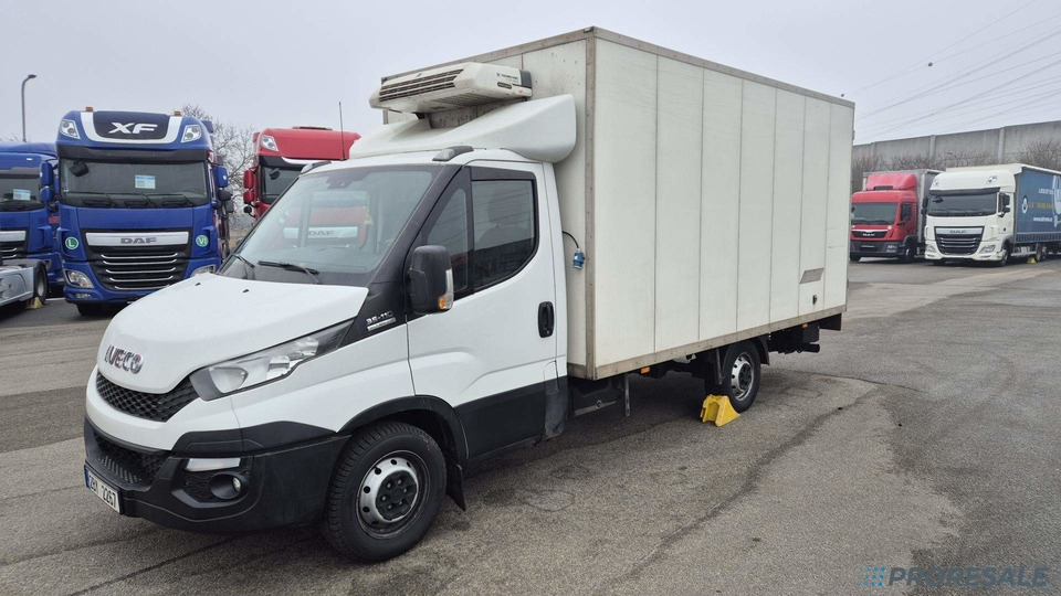 IVECO DAILY 35S11 - mrazírna + elektro agregát THERMO KING V-300 Max + zvedací čelo 750 kg - الشاحنات الصغيرة المبردة: صور 2 IVECO DAILY 35S11 - mrazírna + elektro agregát THERMO KING V-300 Max + zvedací čelo 750 kg - الشاحنات الصغيرة المبردة: صور 2