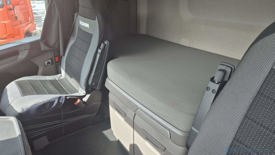 SCANIA S500 N323 NGS TOP LINE LOW DECK EURO 6 - شاحنة جرار: صور 5 SCANIA S500 N323 NGS TOP LINE LOW DECK EURO 6 - شاحنة جرار: صور 5