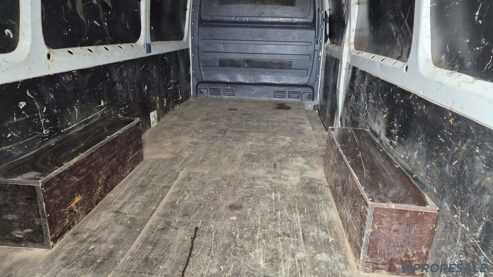 VOLKSWAGEN CRAFTER 2,0 TDi 100 kW skříňový - الشاحنات الصغيرة صندوق مغلق: صور 4 VOLKSWAGEN CRAFTER 2,0 TDi 100 kW skříňový - الشاحنات الصغيرة صندوق مغلق: صور 4