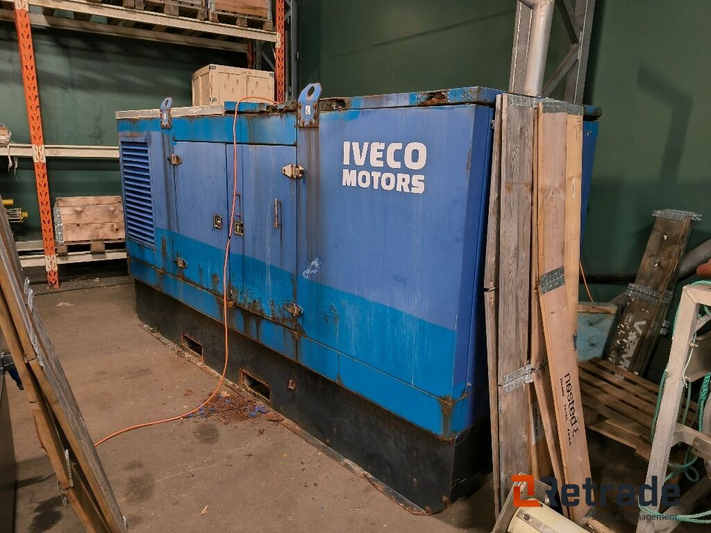 400V Generator Iveco 200kVa, kun 2400timer - آلات البناء: صور 1 400V Generator Iveco 200kVa, kun 2400timer - آلات البناء: صور 1