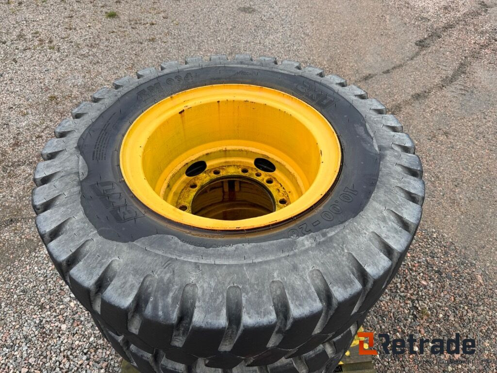 8 däck på fälg till Volvo Grävmaskin 10,00-20 - عجلات - حفارة: صور 3 8 däck på fälg till Volvo Grävmaskin 10,00-20 - عجلات - حفارة: صور 3