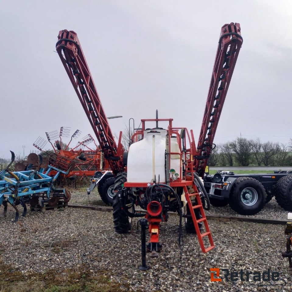 Bargam 2700 Elios 24m. Trailersprøjte. - الآلات والماكينات الزراعية: صور 2 Bargam 2700 Elios 24m. Trailersprøjte. - الآلات والماكينات الزراعية: صور 2