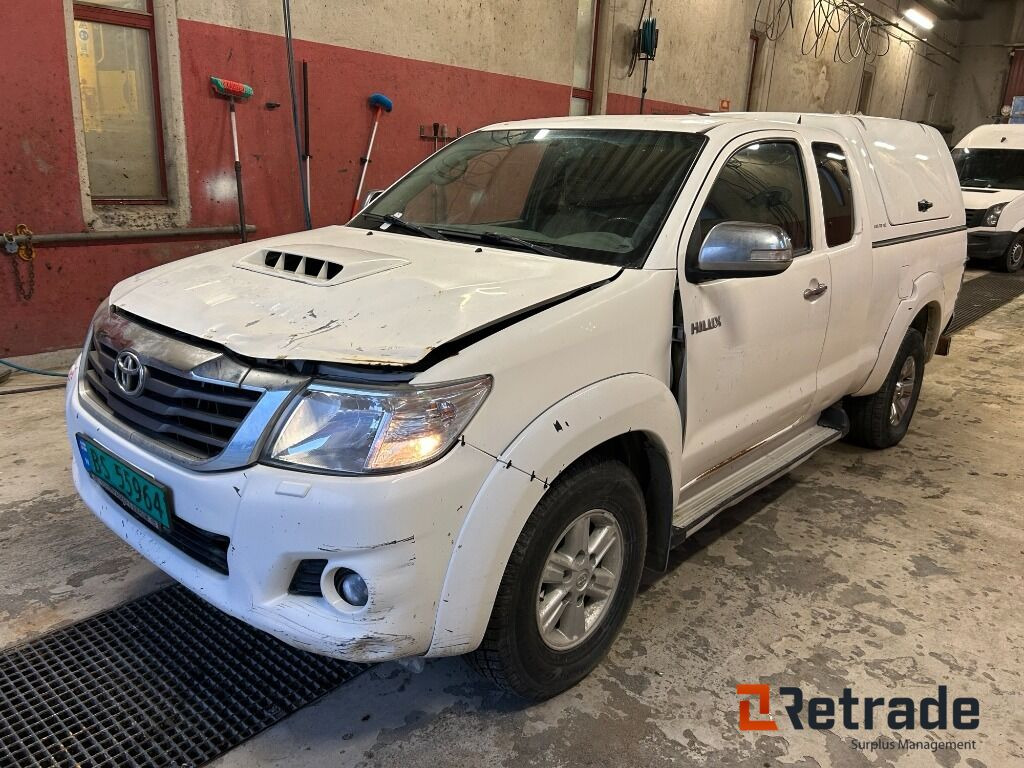 Bil Toyota Hilux 4wd N2 - سيارة: صور 2 Bil Toyota Hilux 4wd N2 - سيارة: صور 2