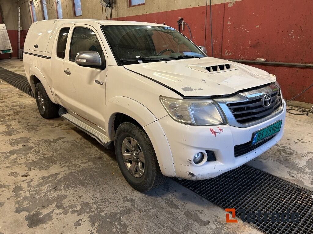 Bil Toyota Hilux 4wd N2 - سيارة: صور 1 Bil Toyota Hilux 4wd N2 - سيارة: صور 1