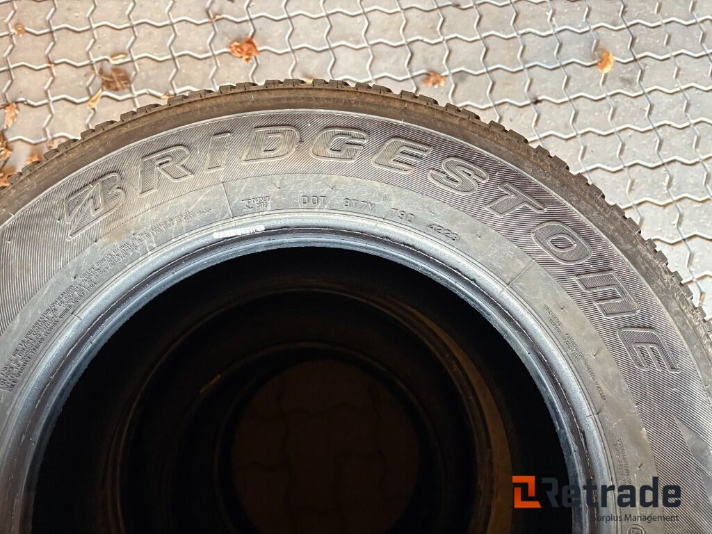 Dæk Bridgestone 265/65R17 - معدات البناء: صور 2 Dæk Bridgestone 265/65R17 - معدات البناء: صور 2