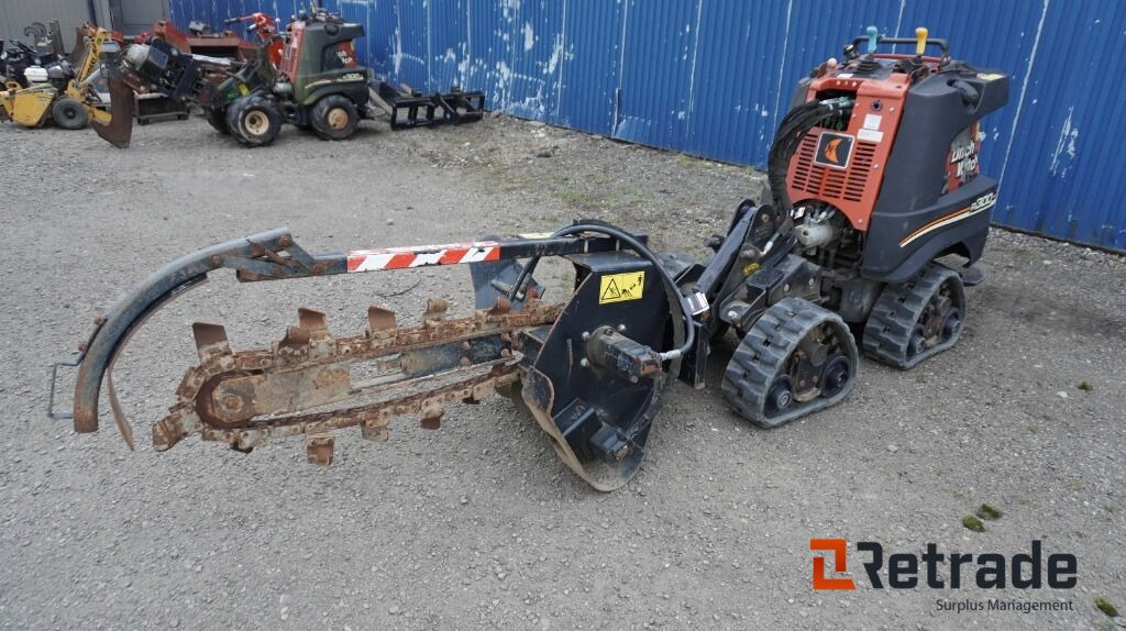 Ditch Witch Zhan R300 5 Redskap - معدات البناء: صور 1 Ditch Witch Zhan R300 5 Redskap - معدات البناء: صور 1