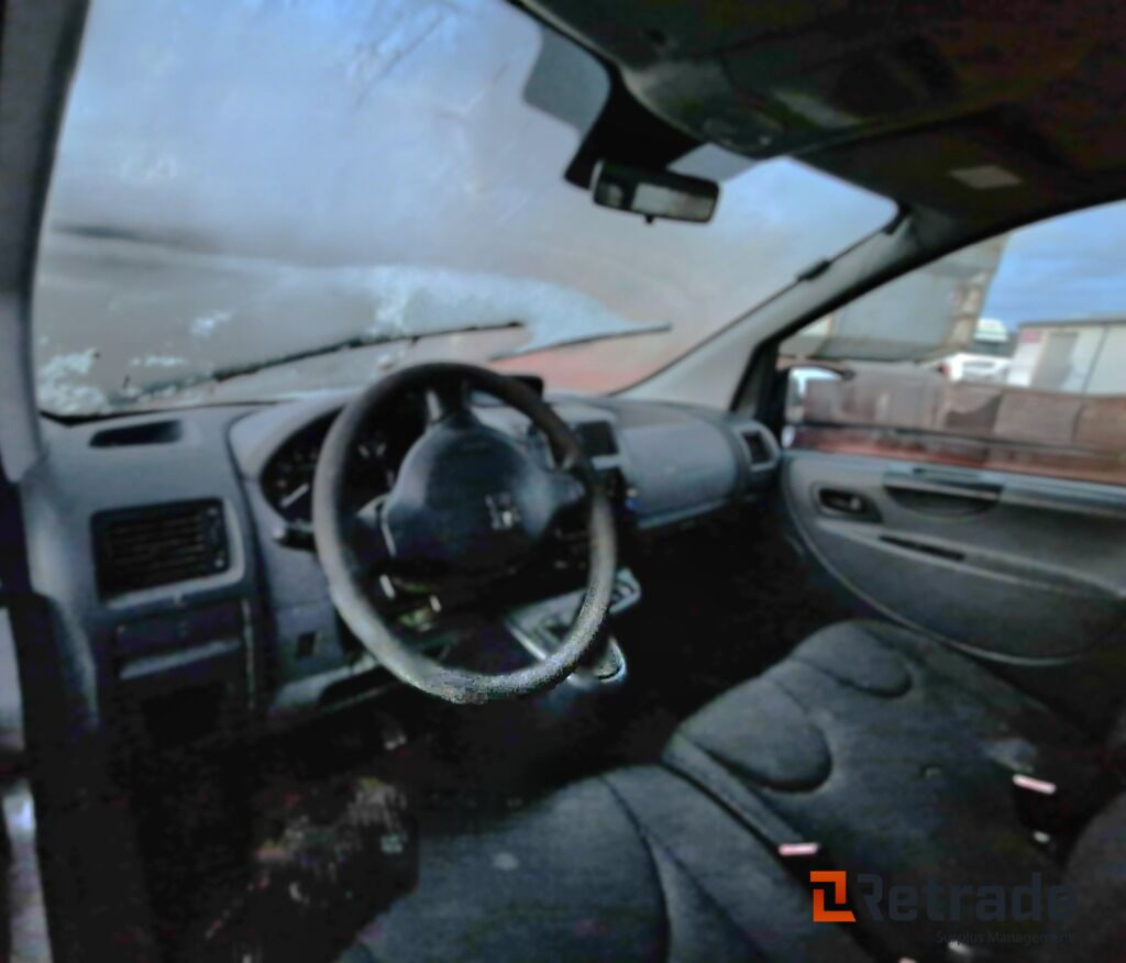 En pen Peugeot Expert 2009-modell - سيارة: صور 5 En pen Peugeot Expert 2009-modell - سيارة: صور 5