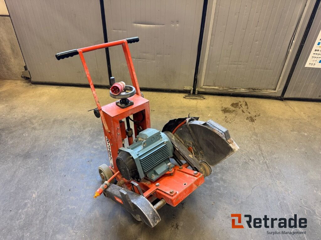 Golvsåg Husqvarna FS 600 E - معدات البناء: صور 4 Golvsåg Husqvarna FS 600 E - معدات البناء: صور 4