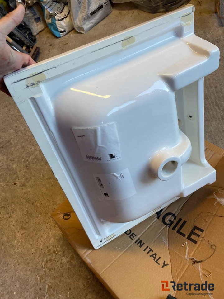 Helt nya handfat 2st - الأدوات والمعدات: صور 2 Helt nya handfat 2st - الأدوات والمعدات: صور 2