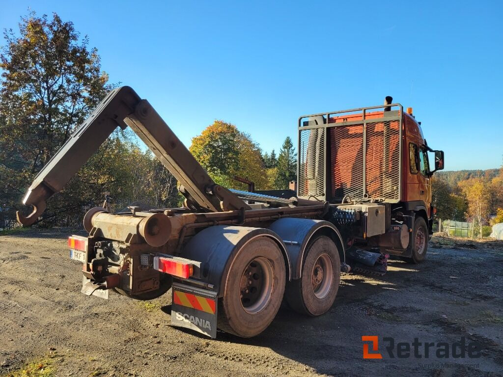 Lastväxlare plogutrustad med underbett Volvo FM 12 , Full parabel - شاحنة ذات الخطاف, شاحنة كرين: صور 3 Lastväxlare plogutrustad med underbett Volvo FM 12 , Full parabel - شاحنة ذات الخطاف, شاحنة كرين: صور 3