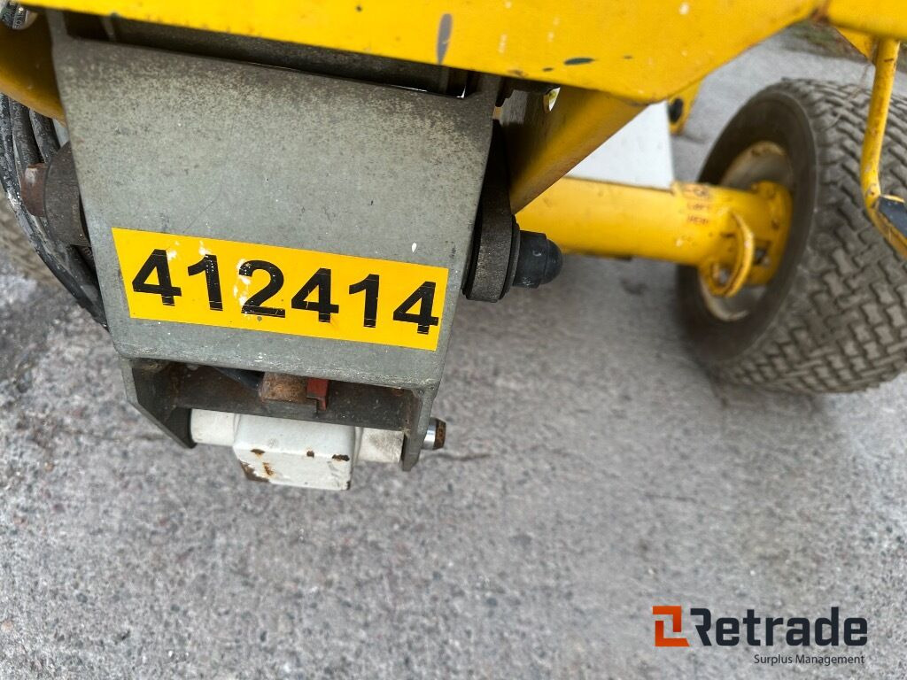 Lift Nifty lift Hr12 bom lift - آلات البناء: صور 2 Lift Nifty lift Hr12 bom lift - آلات البناء: صور 2