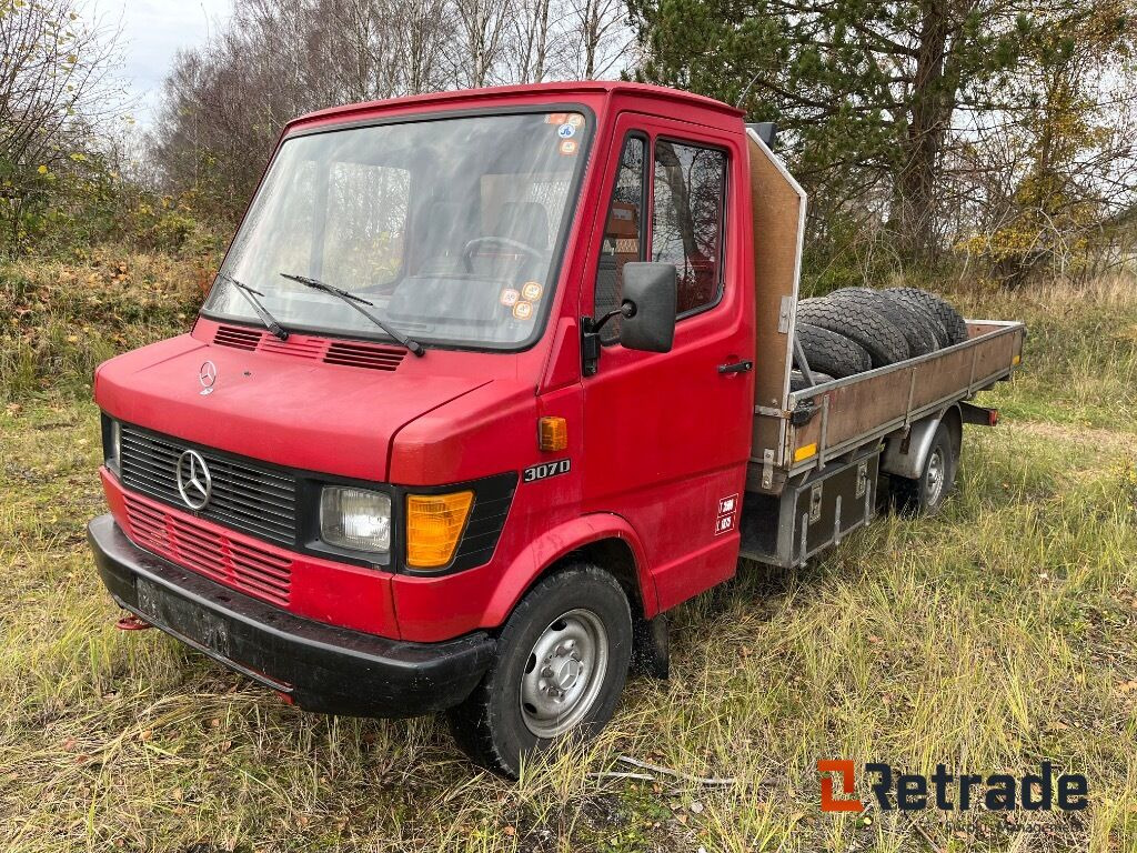 MERCEDES-BENZ 30/35 Ladvogn. - شاحنات مسطحة: صور 1 MERCEDES-BENZ 30/35 Ladvogn. - شاحنات مسطحة: صور 1
