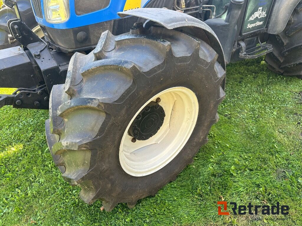 New Holland T4040 super steer traktor - الآلات والماكينات الزراعية: صور 2 New Holland T4040 super steer traktor - الآلات والماكينات الزراعية: صور 2