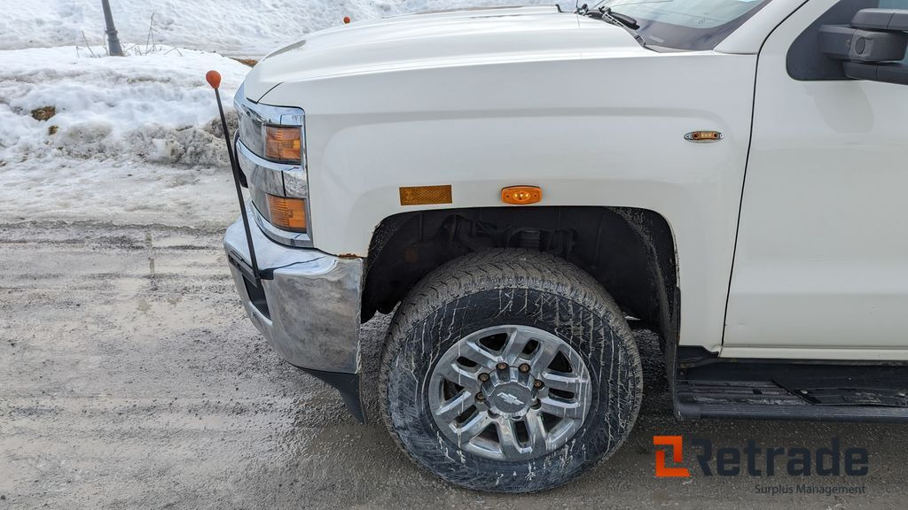 سيارة Pickup Chevrolet Silverado 3500 6,6L Duramax: صور 9 سيارة Pickup Chevrolet Silverado 3500 6,6L Duramax: صور 9