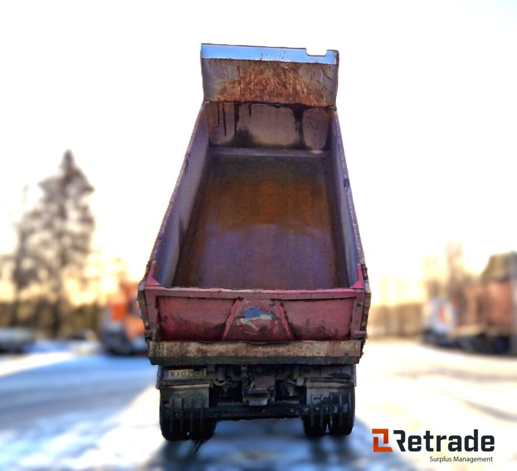 Robust og klar tippbil – Volvo FH16 650 8x4 med tipp og hengeropplegg - قلابات: صور 5 Robust og klar tippbil – Volvo FH16 650 8x4 med tipp og hengeropplegg - قلابات: صور 5