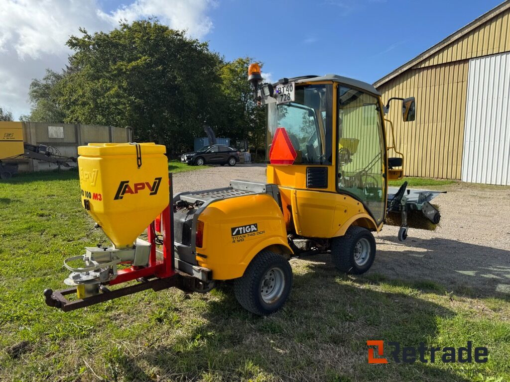 STIGA TITAN 740DCR - الآلات والماكينات الزراعية: صور 3 STIGA TITAN 740DCR - الآلات والماكينات الزراعية: صور 3