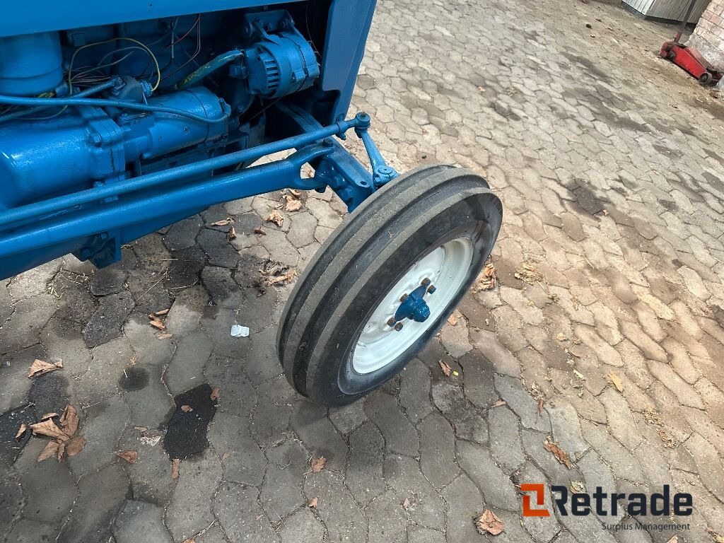 Super Dexta traktor - الآلات والماكينات الزراعية: صور 5 Super Dexta traktor - الآلات والماكينات الزراعية: صور 5