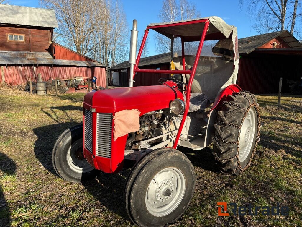 Traktor Ferguson Tea med kedjor och lastbrygga - الآلات والماكينات الزراعية: صور 1 Traktor Ferguson Tea med kedjor och lastbrygga - الآلات والماكينات الزراعية: صور 1