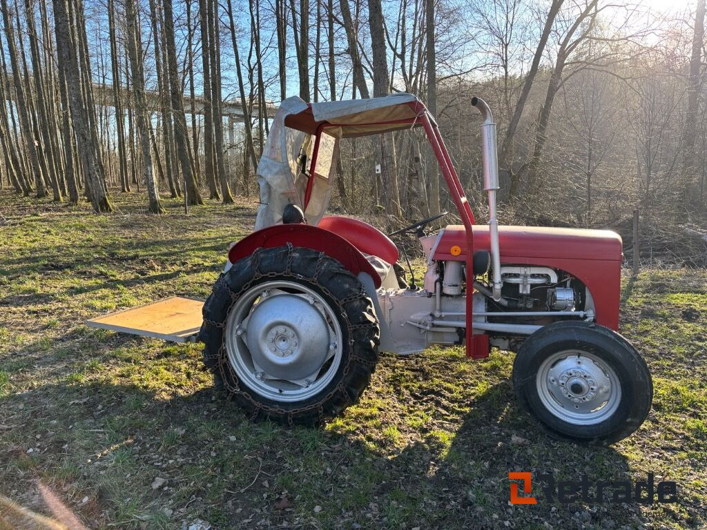 Traktor Ferguson Tea med kedjor och lastbrygga - الآلات والماكينات الزراعية: صور 5 Traktor Ferguson Tea med kedjor och lastbrygga - الآلات والماكينات الزراعية: صور 5