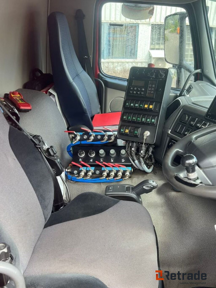 Volvo FE 300 Feiebil / Kombibil med Tipp og Brøyteoppsett - سياره كنس شوارع: صور 5 Volvo FE 300 Feiebil / Kombibil med Tipp og Brøyteoppsett - سياره كنس شوارع: صور 5