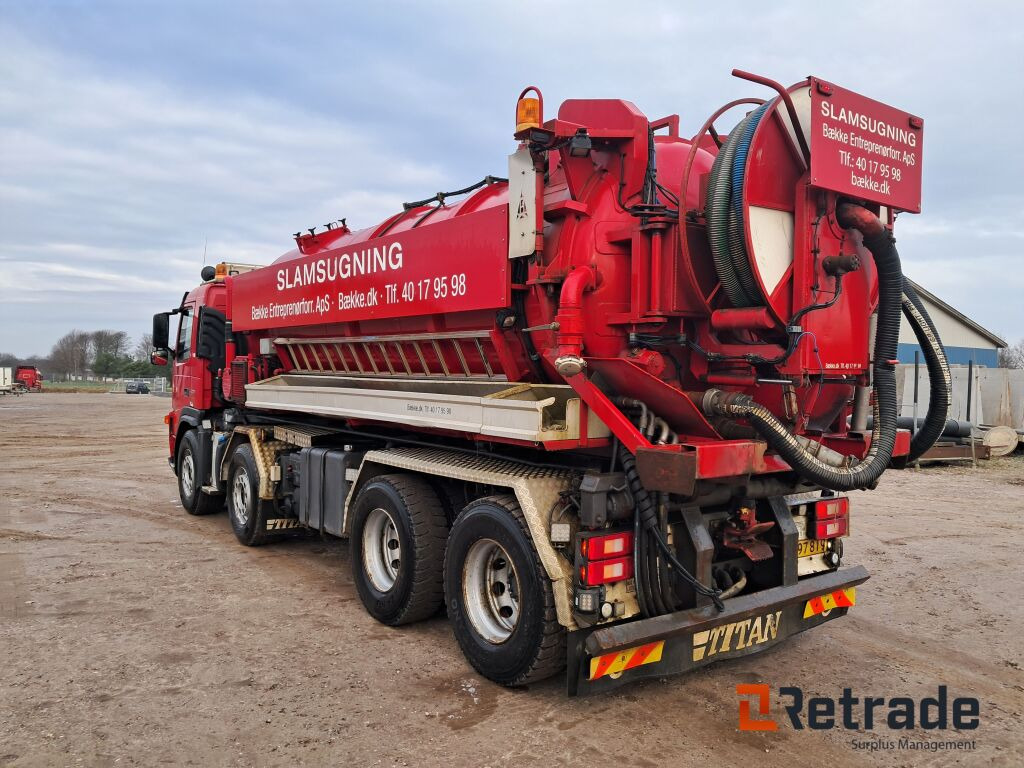 Volvo FM 400 8x2 med wirehejs og Hvidtved Larsen slamsuger - فراغ شاحنة: صور 5 Volvo FM 400 8x2 med wirehejs og Hvidtved Larsen slamsuger - فراغ شاحنة: صور 5