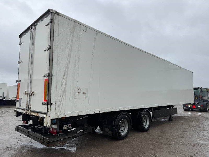 Fruehauf ONCRK 32-220 A - Taillift / Forced Steering - بصندوق مغلق نصف مقطورة: صور 4 Fruehauf ONCRK 32-220 A - Taillift / Forced Steering - بصندوق مغلق نصف مقطورة: صور 4