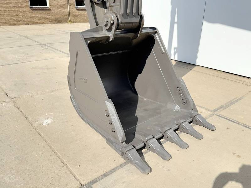 جديد حفارات زحافة Volvo EC220D - NEW / UNUSED / 2025 Model: صور 13