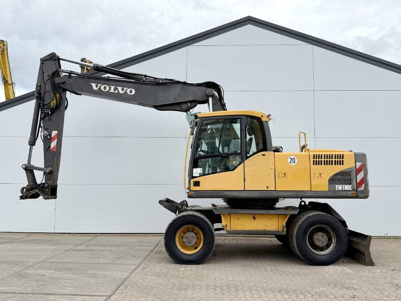 Volvo EW180C - Dutch Machine / Triple Boom - حفارة على عجلات: صور 1 Volvo EW180C - Dutch Machine / Triple Boom - حفارة على عجلات: صور 1