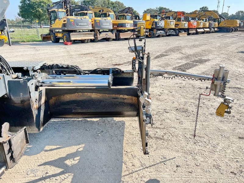 العامل بالقار Volvo P7820C - 6 Meter Paving Width / Topcon GPS System: صور 13