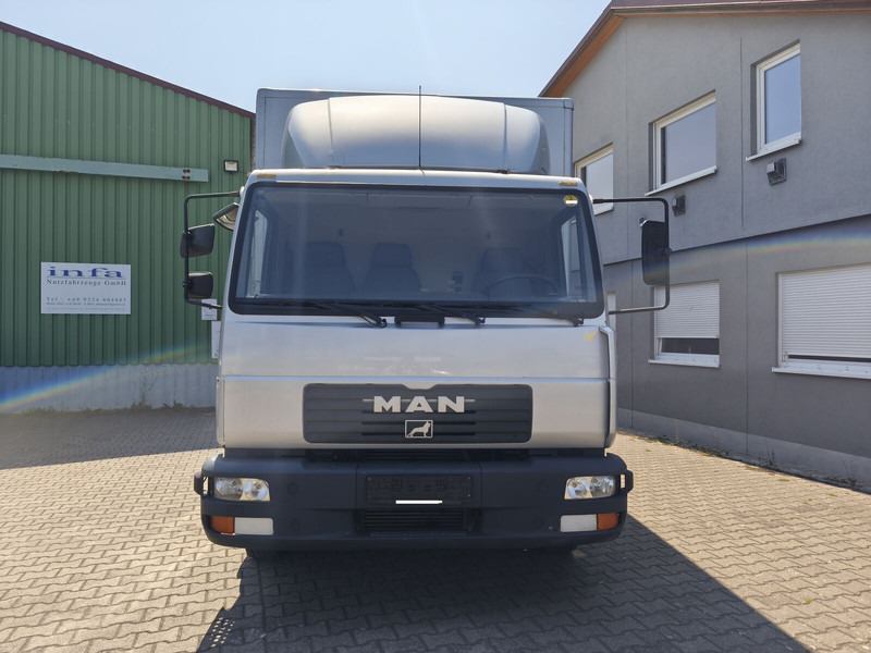MAN LE 10.220 - بصندوق مغلق شاحنة: صور 3 MAN LE 10.220 - بصندوق مغلق شاحنة: صور 3