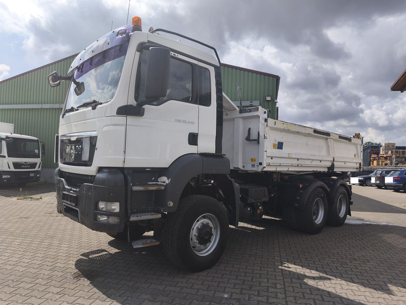MAN MAN TGS 26.440 Kipper 6x6 Bordmatik Rollplane AHK Euro 5 - قلابات: صور 3 MAN MAN TGS 26.440 Kipper 6x6 Bordmatik Rollplane AHK Euro 5 - قلابات: صور 3