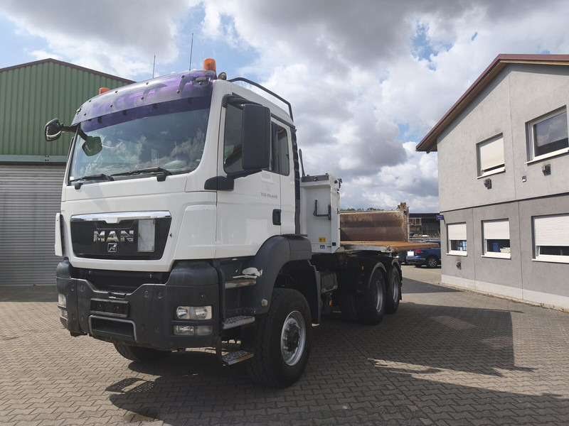 MAN MAN TGS 26.440 Kipper 6x6 Bordmatik Rollplane AHK Euro 5 - قلابات: صور 1 MAN MAN TGS 26.440 Kipper 6x6 Bordmatik Rollplane AHK Euro 5 - قلابات: صور 1